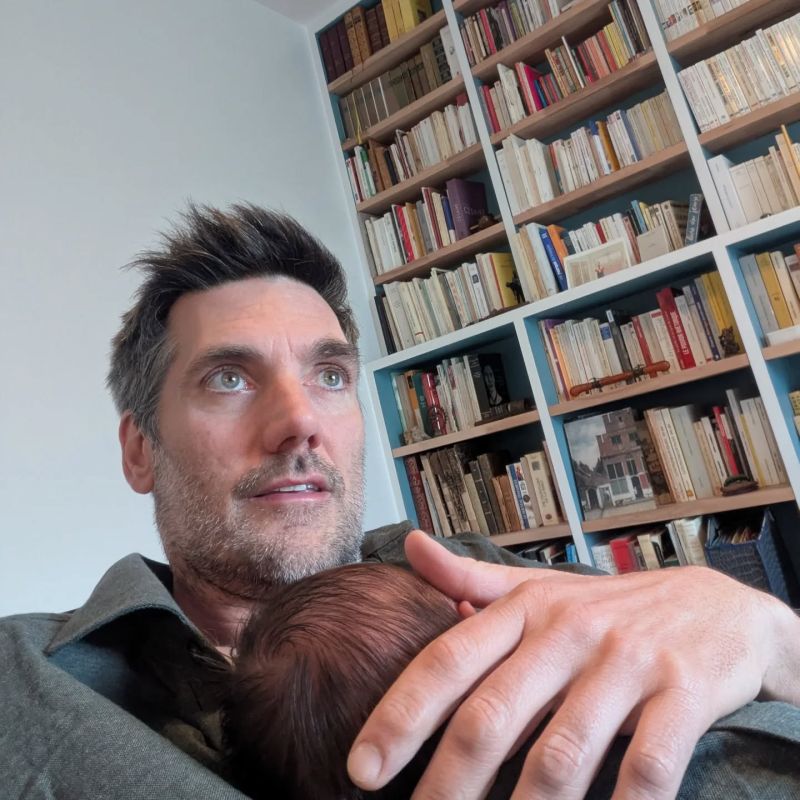 Apprendre à ralentir, recommencer à voir : le congé paternité